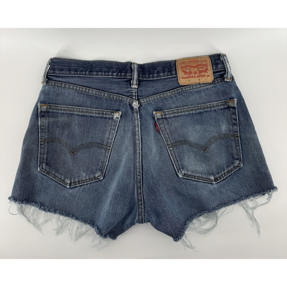 Levi's 505 Women's High Rise Cut Off Blue Denim Shorts Distressed Size 31 / 32W - Picture 2 of 7